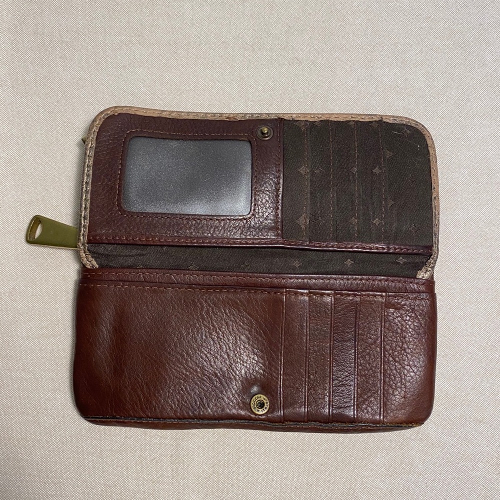 Shimmery Wallet - Picture 2 of 3